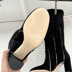 长靴 Gianvito Rossi 26WF秋冬新品圆头复古拼接粗跟短靴长靴复古圆头复刻经典感异材拼接质 长靴 Gianvito Rossi 26WF秋冬新品圆头复古拼接粗跟短靴长靴复古圆头复刻经典感异材拼接质