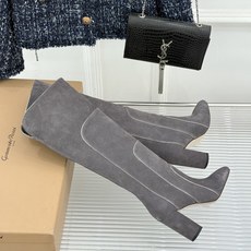 长靴 Gianvito Rossi 26WF秋冬新品圆头复古拼接粗跟短靴长靴复古圆头复刻经典感异材拼接质 长靴 Gianvito Rossi 26WF秋冬新品圆头复古拼接粗跟短靴长靴复古圆头复刻经典感异材拼接质