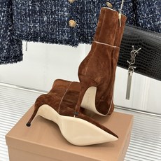 Gianvito Rossi 26WF秋冬新品尖头复古拼接细跟高跟短靴长靴复古拼接重塑尖头格调细高跟撑起 Gianvito Rossi 26WF秋冬新品尖头复古拼接细跟高跟短靴长靴复古拼接重塑尖头格调细高跟撑起