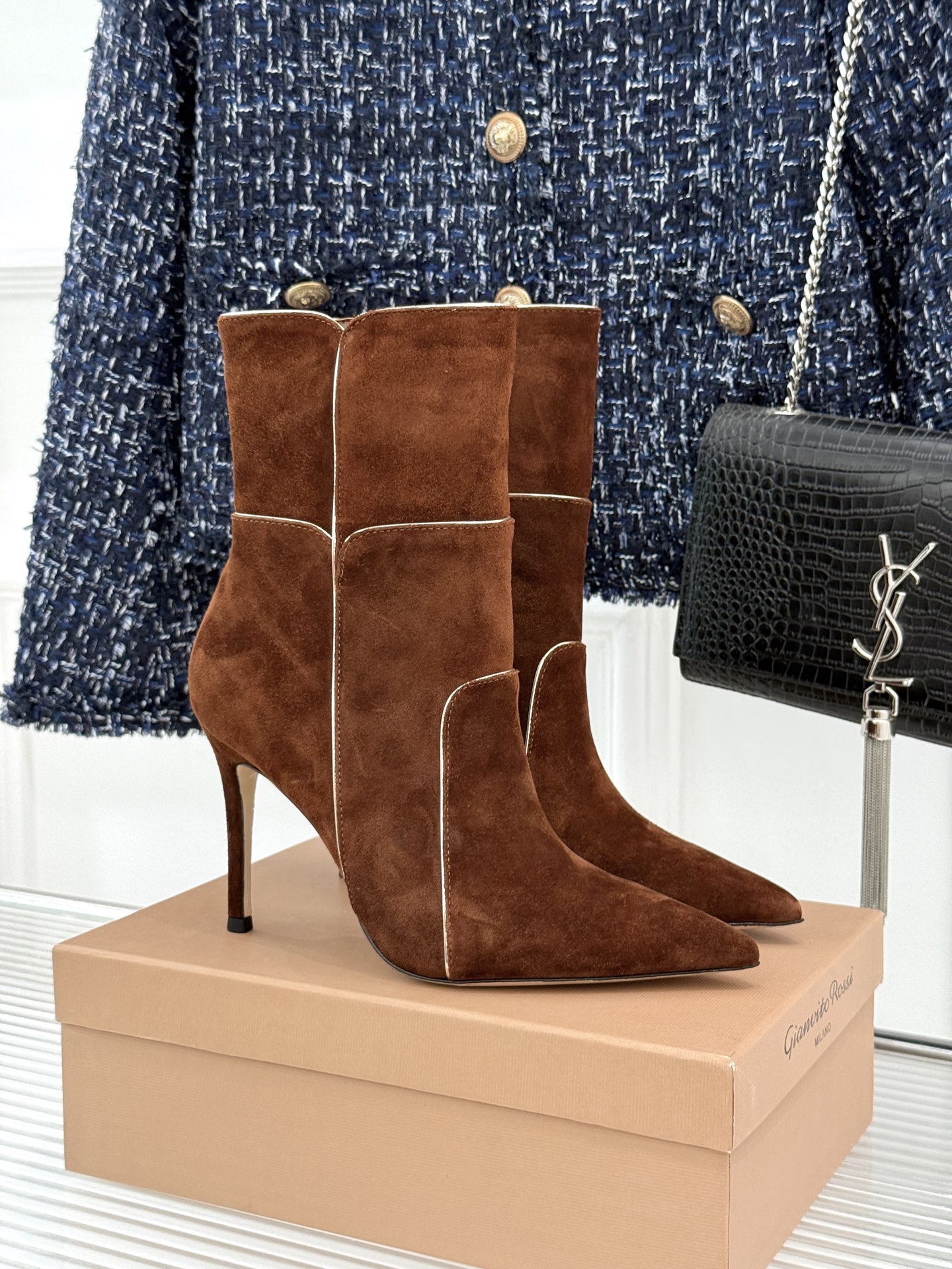 Gianvito Rossi 26WF秋冬新品尖头复古拼接细跟高跟短靴长靴复古拼接重塑尖头格调细高跟撑起