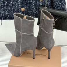 Gianvito Rossi 26WF秋冬新品尖头复古拼接细跟高跟短靴长靴复古拼接重塑尖头格调细高跟撑起 Gianvito Rossi 26WF秋冬新品尖头复古拼接细跟高跟短靴长靴复古拼接重塑尖头格调细高跟撑起