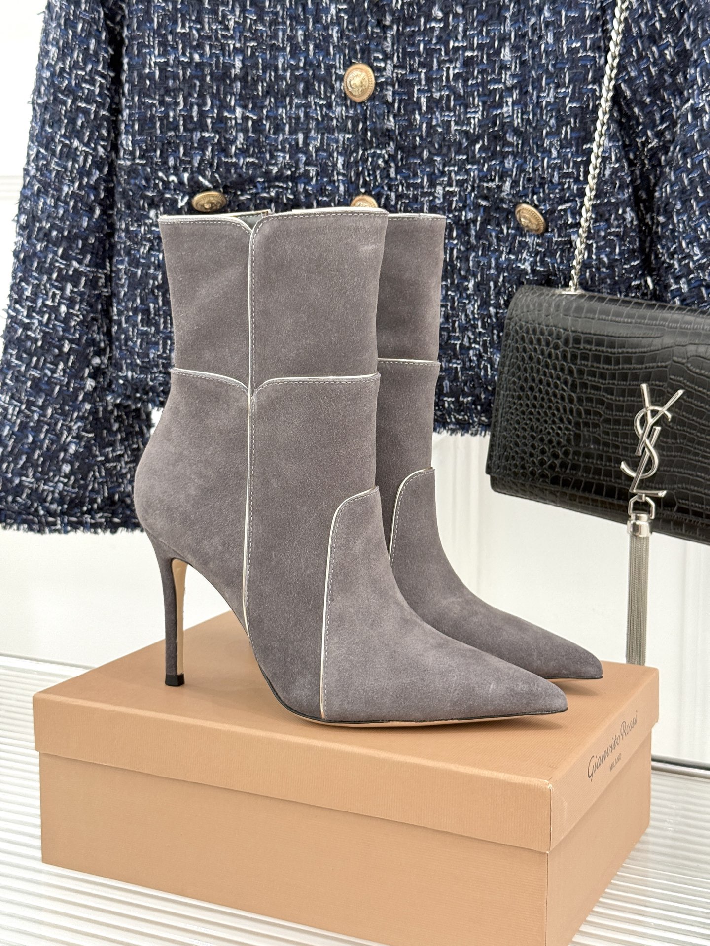 Gianvito Rossi 26WF秋冬新品尖头复古拼接细跟高跟短靴长靴复古拼接重塑尖头格调细高跟撑起