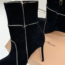 Gianvito Rossi 26WF秋冬新品尖头复古拼接细跟高跟短靴长靴复古拼接重塑尖头格调细高跟撑起 Gianvito Rossi 26WF秋冬新品尖头复古拼接细跟高跟短靴长靴复古拼接重塑尖头格调细高跟撑起