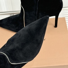 Gianvito Rossi 26WF秋冬新品尖头复古拼接细跟高跟短靴长靴复古拼接重塑尖头格调细高跟撑起 Gianvito Rossi 26WF秋冬新品尖头复古拼接细跟高跟短靴长靴复古拼接重塑尖头格调细高跟撑起