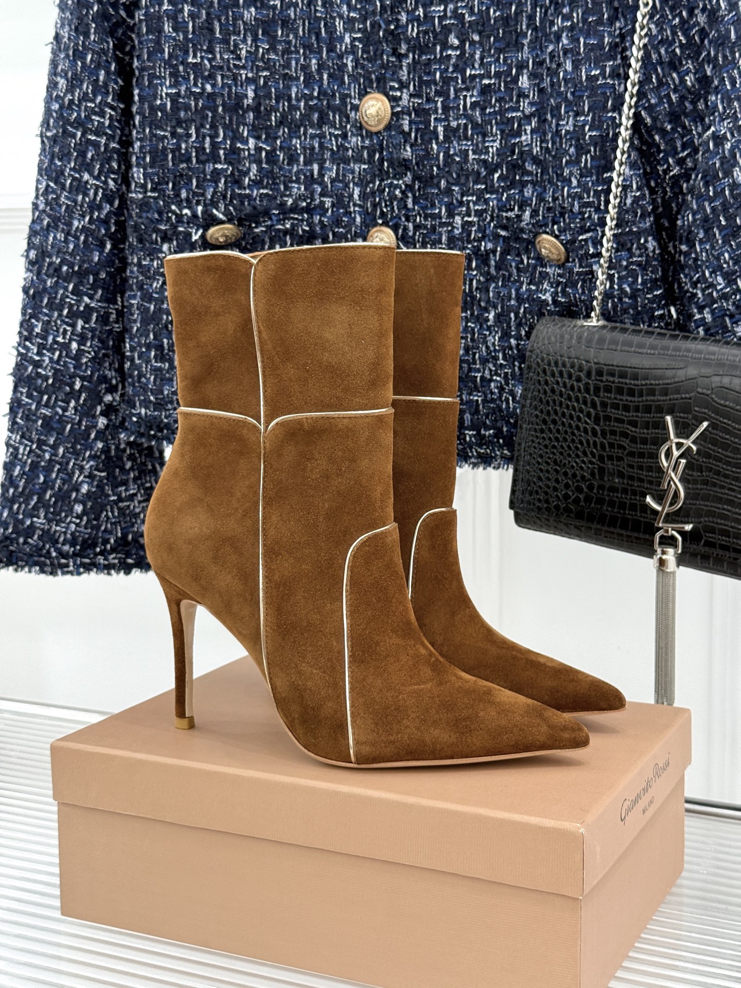 Gianvito Rossi 26WF秋冬新品尖头复古拼接细跟高跟短靴长靴复古拼接重塑尖头格调细高跟撑起