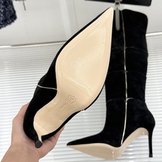 Gianvito Rossi 26WF秋冬新品尖头复古拼接细跟高跟短靴长靴复古拼接重塑尖头格调细高跟撑起 Gianvito Rossi 26WF秋冬新品尖头复古拼接细跟高跟短靴长靴复古拼接重塑尖头格调细高跟撑起