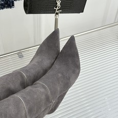 Gianvito Rossi 26WF秋冬新品尖头复古拼接细跟高跟短靴长靴复古拼接重塑尖头格调细高跟撑起 Gianvito Rossi 26WF秋冬新品尖头复古拼接细跟高跟短靴长靴复古拼接重塑尖头格调细高跟撑起