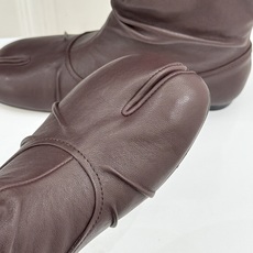 MaisonMargiela|MM6马吉拉复古褶皱分趾低跟短靴分趾设计辨识度拉满解构美学贯穿品牌基因低跟 MaisonMargiela|MM6马吉拉复古褶皱分趾低跟短靴分趾设计辨识度拉满解构美学贯穿品牌基因低跟