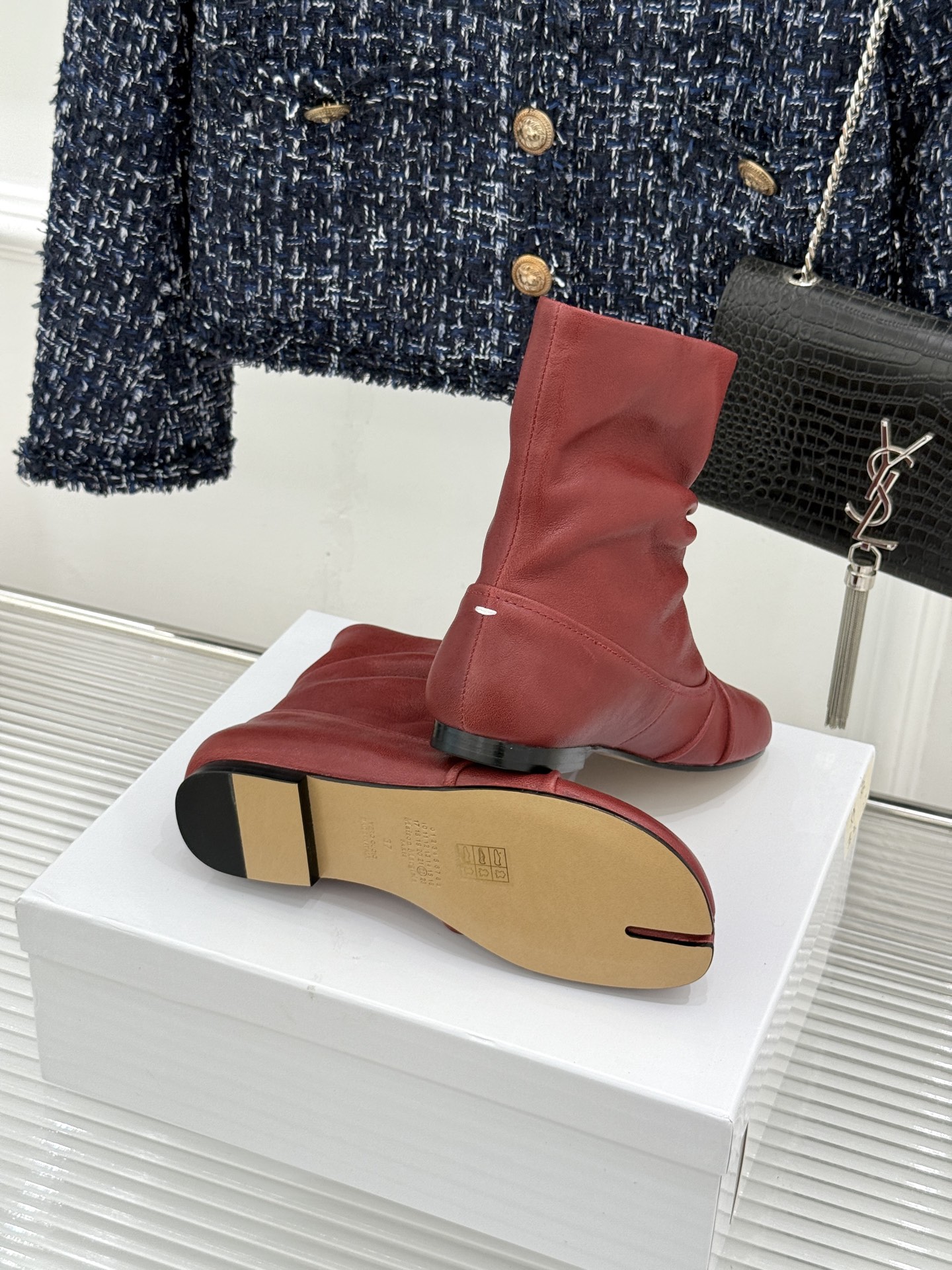MaisonMargiela｜MM6马吉拉复古褶皱分趾低跟短靴分趾设计辨识度拉满解构美学贯穿品牌基因低跟