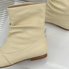 MaisonMargiela|MM6马吉拉复古褶皱分趾低跟短靴分趾设计辨识度拉满解构美学贯穿品牌基因低跟 MaisonMargiela|MM6马吉拉复古褶皱分趾低跟短靴分趾设计辨识度拉满解构美学贯穿品牌基因低跟