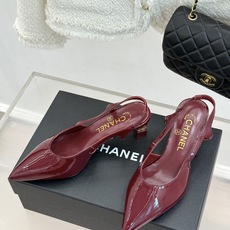 厂价CHANE*|小香26A极简尖头双C漆皮跟后空粗跟凉鞋极简线条利落又高级漆皮鞋面质感超绝金属双C低调 厂价CHANE*|小香26A极简尖头双C漆皮跟后空粗跟凉鞋极简线条利落又高级漆皮鞋面质感超绝金属双C低调