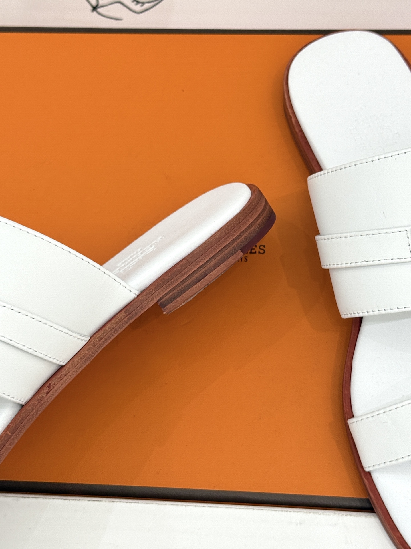 （配原版飞机盒）Hermès/爱马仕26WF新品Kelly扣一字带拖鞋夏日衣橱的点睛之笔质感经得住反复打