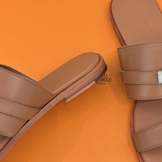 (配原版飞机盒)Hermès/爱马仕26WF新品Kelly扣一字带拖鞋夏日衣橱的点睛之笔质感经得住反复打 (配原版飞机盒)Hermès/爱马仕26WF新品Kelly扣一字带拖鞋夏日衣橱的点睛之笔质感经得住反复打