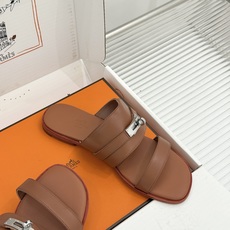 (配原版飞机盒)Hermès/爱马仕26WF新品Kelly扣一字带拖鞋夏日衣橱的点睛之笔质感经得住反复打 (配原版飞机盒)Hermès/爱马仕26WF新品Kelly扣一字带拖鞋夏日衣橱的点睛之笔质感经得住反复打