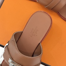 (配原版飞机盒)Hermès/爱马仕26WF新品Kelly扣一字带拖鞋夏日衣橱的点睛之笔质感经得住反复打 (配原版飞机盒)Hermès/爱马仕26WF新品Kelly扣一字带拖鞋夏日衣橱的点睛之笔质感经得住反复打