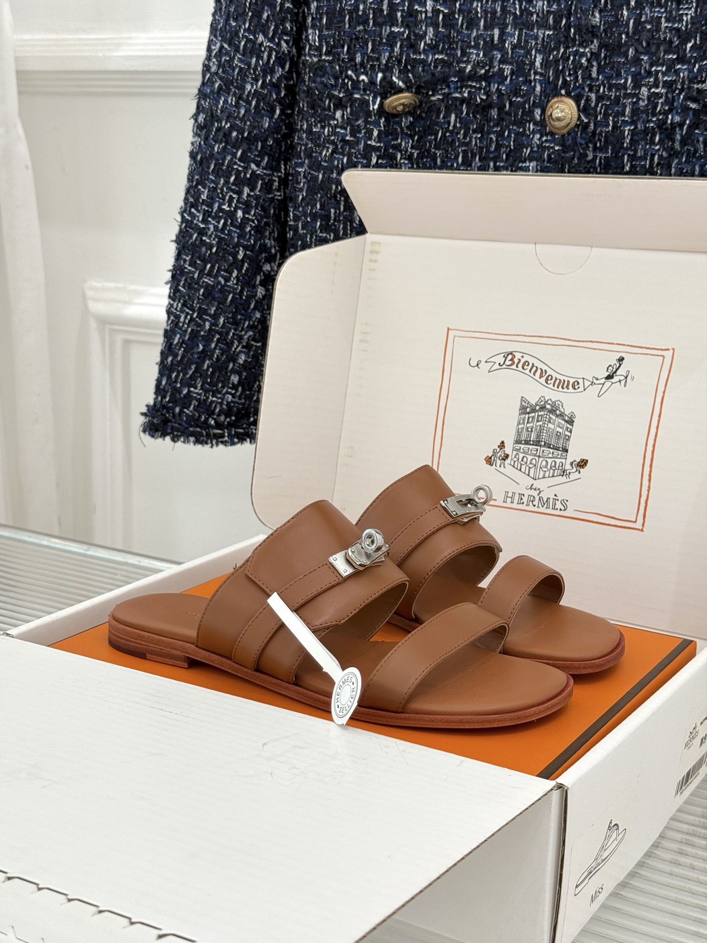 （配原版飞机盒）Hermès/爱马仕26WF新品Kelly扣一字带拖鞋夏日衣橱的点睛之笔质感经得住反复打