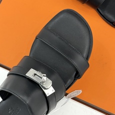 (配原版飞机盒)Hermès/爱马仕26WF新品Kelly扣一字带拖鞋夏日衣橱的点睛之笔质感经得住反复打 (配原版飞机盒)Hermès/爱马仕26WF新品Kelly扣一字带拖鞋夏日衣橱的点睛之笔质感经得住反复打