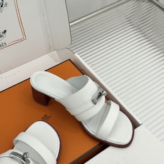 (配原版飞机盒)Hermès/爱马仕26WF新品Kelly扣一字带拖鞋夏日衣橱的点睛之笔质感经得住反复打 (配原版飞机盒)Hermès/爱马仕26WF新品Kelly扣一字带拖鞋夏日衣橱的点睛之笔质感经得住反复打