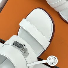 (配原版飞机盒)Hermès/爱马仕26WF新品Kelly扣一字带拖鞋夏日衣橱的点睛之笔质感经得住反复打 (配原版飞机盒)Hermès/爱马仕26WF新品Kelly扣一字带拖鞋夏日衣橱的点睛之笔质感经得住反复打