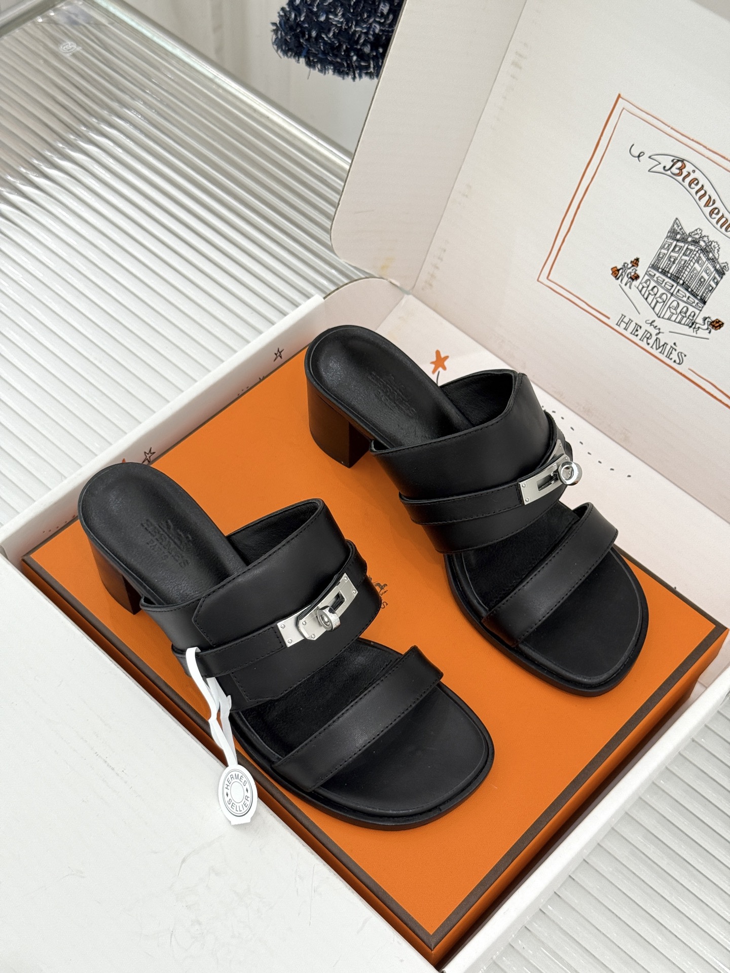 （配原版飞机盒）Hermès/爱马仕26WF新品Kelly扣一字带拖鞋夏日衣橱的点睛之笔质感经得住反复打