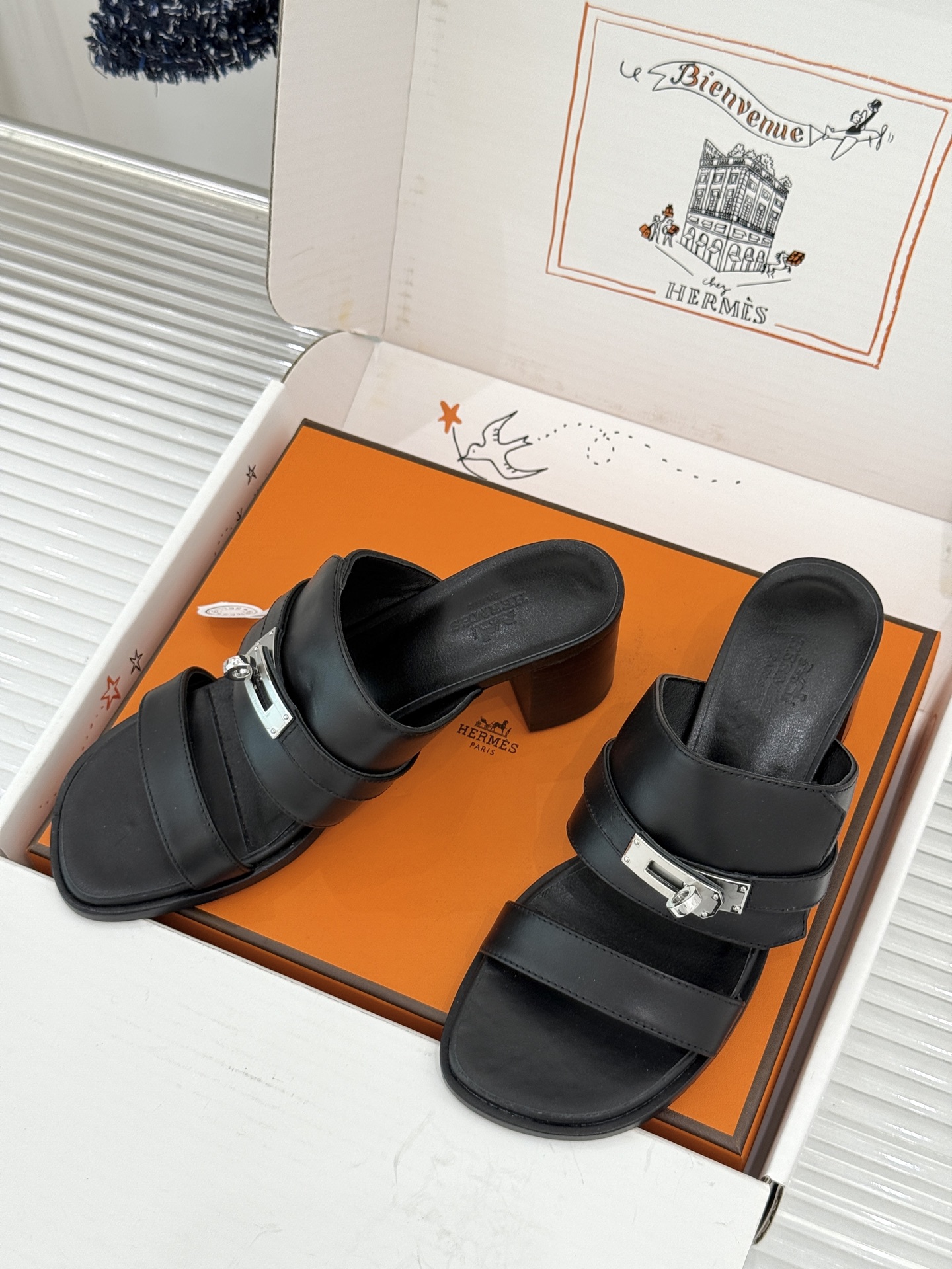 （配原版飞机盒）Hermès/爱马仕26WF新品Kelly扣一字带拖鞋夏日衣橱的点睛之笔质感经得住反复打