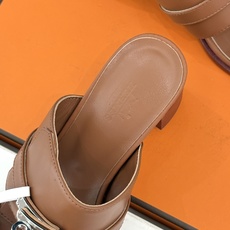 (配原版飞机盒)Hermès/爱马仕26WF新品Kelly扣一字带拖鞋夏日衣橱的点睛之笔质感经得住反复打 (配原版飞机盒)Hermès/爱马仕26WF新品Kelly扣一字带拖鞋夏日衣橱的点睛之笔质感经得住反复打
