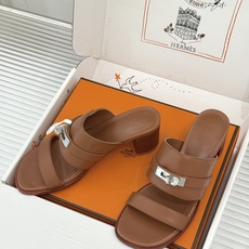 (配原版飞机盒)Hermès/爱马仕26WF新品Kelly扣一字带拖鞋夏日衣橱的点睛之笔质感经得住反复打 (配原版飞机盒)Hermès/爱马仕26WF新品Kelly扣一字带拖鞋夏日衣橱的点睛之笔质感经得住反复打