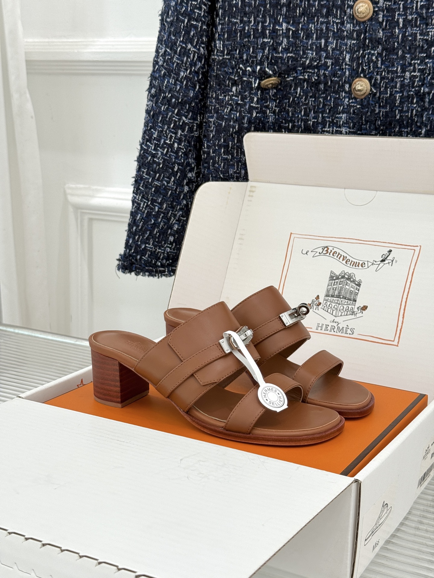 （配原版飞机盒）Hermès/爱马仕26WF新品Kelly扣一字带拖鞋夏日衣橱的点睛之笔质感经得住反复打