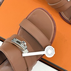 (配原版飞机盒)Hermès/爱马仕26WF新品Kelly扣一字带拖鞋夏日衣橱的点睛之笔质感经得住反复打 (配原版飞机盒)Hermès/爱马仕26WF新品Kelly扣一字带拖鞋夏日衣橱的点睛之笔质感经得住反复打