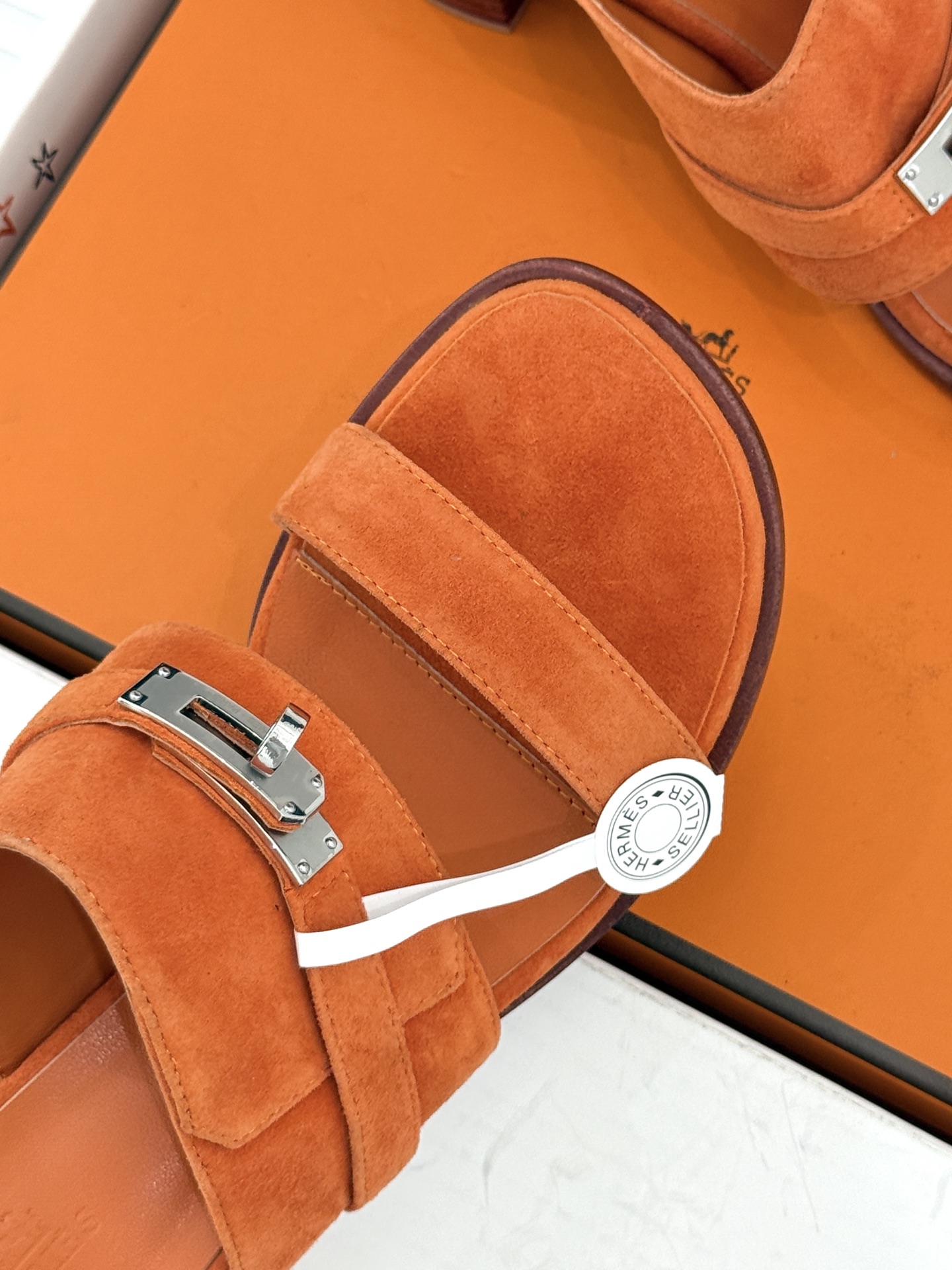 （配原版飞机盒）Hermès/爱马仕26WF新品Kelly扣一字带拖鞋夏日衣橱的点睛之笔质感经得住反复打