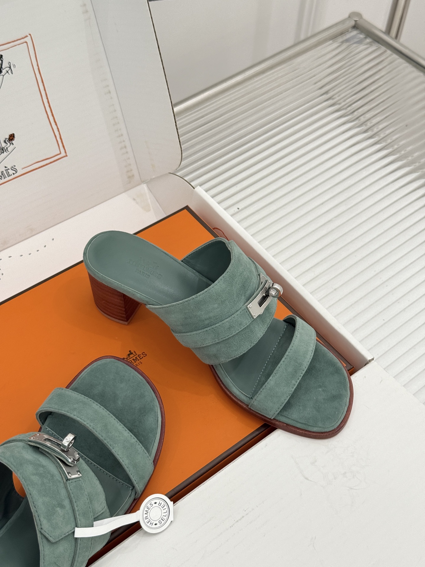 （配原版飞机盒）Hermès/爱马仕26WF新品Kelly扣一字带拖鞋夏日衣橱的点睛之笔质感经得住反复打