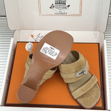 (配原版飞机盒)Hermès/爱马仕26WF新品Kelly扣一字带拖鞋夏日衣橱的点睛之笔质感经得住反复打 (配原版飞机盒)Hermès/爱马仕26WF新品Kelly扣一字带拖鞋夏日衣橱的点睛之笔质感经得住反复打