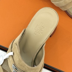 (配原版飞机盒)Hermès/爱马仕26WF新品Kelly扣一字带拖鞋夏日衣橱的点睛之笔质感经得住反复打 (配原版飞机盒)Hermès/爱马仕26WF新品Kelly扣一字带拖鞋夏日衣橱的点睛之笔质感经得住反复打