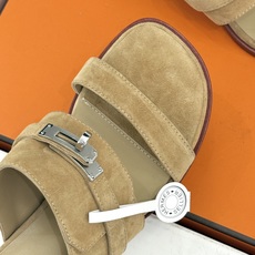 (配原版飞机盒)Hermès/爱马仕26WF新品Kelly扣一字带拖鞋夏日衣橱的点睛之笔质感经得住反复打 (配原版飞机盒)Hermès/爱马仕26WF新品Kelly扣一字带拖鞋夏日衣橱的点睛之笔质感经得住反复打