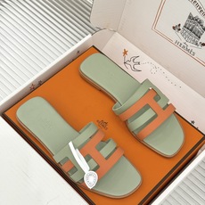(配原版飞机盒)Hermès/爱马仕26WF新品拼色一字带拖鞋春夏衣橱点睛之笔质感经得住反复打量能穿好多 (配原版飞机盒)Hermès/爱马仕26WF新品拼色一字带拖鞋春夏衣橱点睛之笔质感经得住反复打量能穿好多
