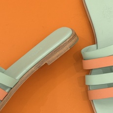(配原版飞机盒)Hermès/爱马仕26WF新品拼色一字带拖鞋春夏衣橱点睛之笔质感经得住反复打量能穿好多 (配原版飞机盒)Hermès/爱马仕26WF新品拼色一字带拖鞋春夏衣橱点睛之笔质感经得住反复打量能穿好多