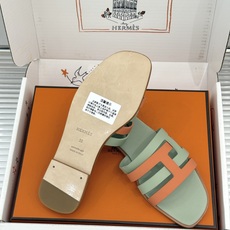(配原版飞机盒)Hermès/爱马仕26WF新品拼色一字带拖鞋春夏衣橱点睛之笔质感经得住反复打量能穿好多 (配原版飞机盒)Hermès/爱马仕26WF新品拼色一字带拖鞋春夏衣橱点睛之笔质感经得住反复打量能穿好多