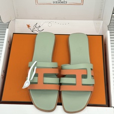(配原版飞机盒)Hermès/爱马仕26WF新品拼色一字带拖鞋春夏衣橱点睛之笔质感经得住反复打量能穿好多 (配原版飞机盒)Hermès/爱马仕26WF新品拼色一字带拖鞋春夏衣橱点睛之笔质感经得住反复打量能穿好多