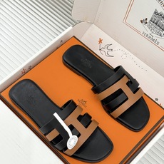 (配原版飞机盒)Hermès/爱马仕26WF新品拼色一字带拖鞋春夏衣橱点睛之笔质感经得住反复打量能穿好多 (配原版飞机盒)Hermès/爱马仕26WF新品拼色一字带拖鞋春夏衣橱点睛之笔质感经得住反复打量能穿好多