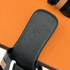 (配原版飞机盒)Hermès/爱马仕26WF新品拼色一字带拖鞋春夏衣橱点睛之笔质感经得住反复打量能穿好多 (配原版飞机盒)Hermès/爱马仕26WF新品拼色一字带拖鞋春夏衣橱点睛之笔质感经得住反复打量能穿好多