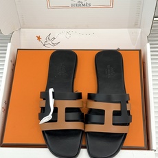 (配原版飞机盒)Hermès/爱马仕26WF新品拼色一字带拖鞋春夏衣橱点睛之笔质感经得住反复打量能穿好多 (配原版飞机盒)Hermès/爱马仕26WF新品拼色一字带拖鞋春夏衣橱点睛之笔质感经得住反复打量能穿好多