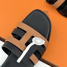 (配原版飞机盒)Hermès/爱马仕26WF新品拼色一字带拖鞋春夏衣橱点睛之笔质感经得住反复打量能穿好多 (配原版飞机盒)Hermès/爱马仕26WF新品拼色一字带拖鞋春夏衣橱点睛之笔质感经得住反复打量能穿好多