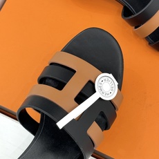 (配原版飞机盒)Hermès/爱马仕26WF新品拼色一字带拖鞋春夏衣橱点睛之笔质感经得住反复打量能穿好多 (配原版飞机盒)Hermès/爱马仕26WF新品拼色一字带拖鞋春夏衣橱点睛之笔质感经得住反复打量能穿好多
