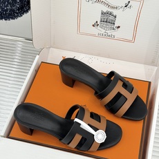 (配原版飞机盒)Hermès/爱马仕26WF新品拼色一字带拖鞋春夏衣橱点睛之笔质感经得住反复打量能穿好多 (配原版飞机盒)Hermès/爱马仕26WF新品拼色一字带拖鞋春夏衣橱点睛之笔质感经得住反复打量能穿好多