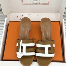 (配原版飞机盒)Hermès/爱马仕26WF新品拼色一字带拖鞋春夏衣橱点睛之笔质感经得住反复打量能穿好多 (配原版飞机盒)Hermès/爱马仕26WF新品拼色一字带拖鞋春夏衣橱点睛之笔质感经得住反复打量能穿好多