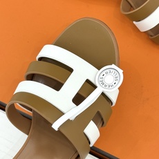 (配原版飞机盒)Hermès/爱马仕26WF新品拼色一字带拖鞋春夏衣橱点睛之笔质感经得住反复打量能穿好多 (配原版飞机盒)Hermès/爱马仕26WF新品拼色一字带拖鞋春夏衣橱点睛之笔质感经得住反复打量能穿好多