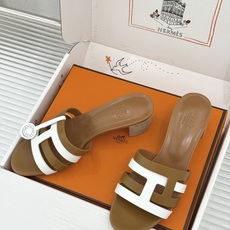 (配原版飞机盒)Hermès/爱马仕26WF新品拼色一字带拖鞋春夏衣橱点睛之笔质感经得住反复打量能穿好多 (配原版飞机盒)Hermès/爱马仕26WF新品拼色一字带拖鞋春夏衣橱点睛之笔质感经得住反复打量能穿好多