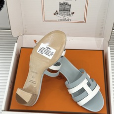 (配原版飞机盒)Hermès/爱马仕26WF新品拼色一字带拖鞋春夏衣橱点睛之笔质感经得住反复打量能穿好多 (配原版飞机盒)Hermès/爱马仕26WF新品拼色一字带拖鞋春夏衣橱点睛之笔质感经得住反复打量能穿好多