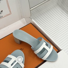 (配原版飞机盒)Hermès/爱马仕26WF新品拼色一字带拖鞋春夏衣橱点睛之笔质感经得住反复打量能穿好多 (配原版飞机盒)Hermès/爱马仕26WF新品拼色一字带拖鞋春夏衣橱点睛之笔质感经得住反复打量能穿好多