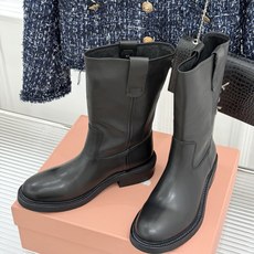 Miu Miu/缪缪26WF新品擦色做旧甜酷辣妹风短靴擦色做旧战损质感十足手工肌理每双皆独一甜酷辣妹风精 Miu Miu/缪缪26WF新品擦色做旧甜酷辣妹风短靴擦色做旧战损质感十足手工肌理每双皆独一甜酷辣妹风精